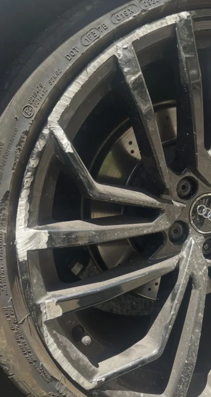 Rénovation complète d’une jante d’Audi RS4 en 20 pouces